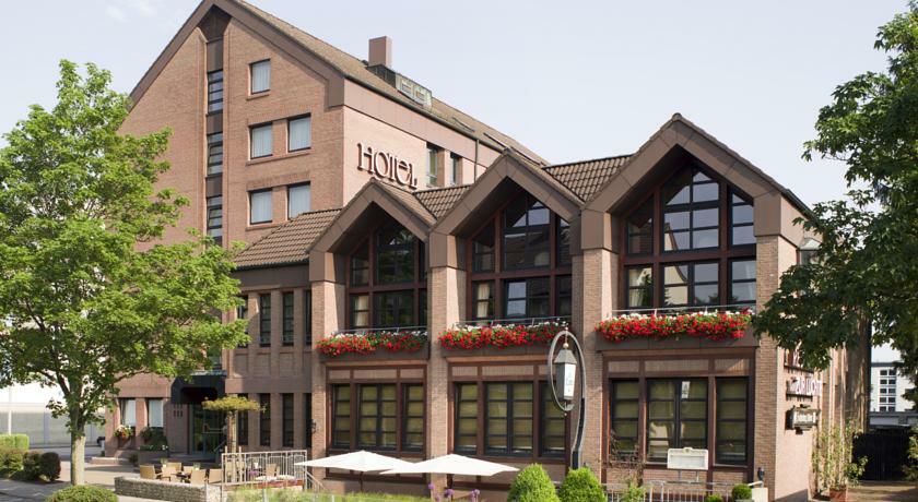 Leine Hotel Pattensen Exterior photo